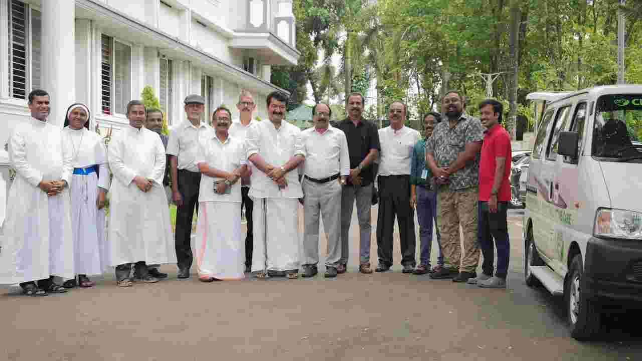 ലോക ഭക്ഷ്യദിനത്തിൽ അഗതി മന്ദിരങ്ങളിൽ ഭക്ഷ്യക്കിറ്റ് നൽകി ചാരിറ്റി വേൾഡ്