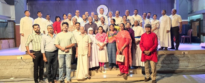 കാരുണ്യത്തിന്റെ തെളിമ പകരുന്ന മുഖങ്ങൾ